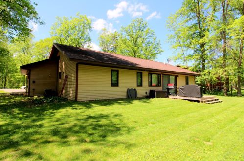 310 1st St, Hackensack MN exterior