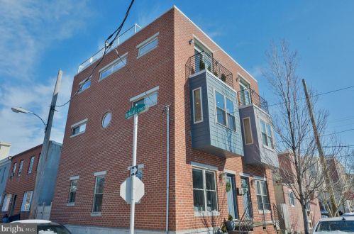 2307 Carpenter St, Philadelphia PA 19146-2516 exterior