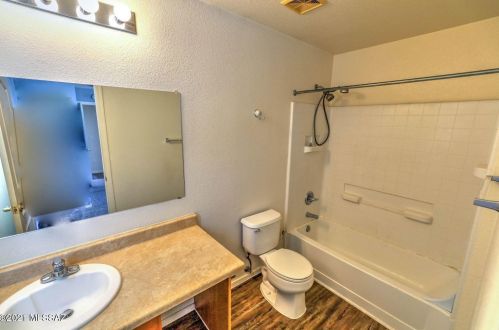 5869 Fantail Ln, Tucson AZ  85756-8637 exterior