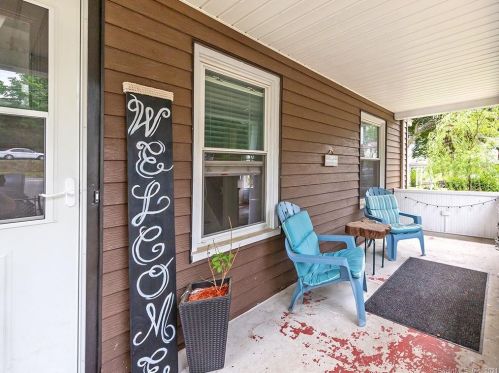 5 Commonwealth Ave, New Britain CT  06053-2913 exterior