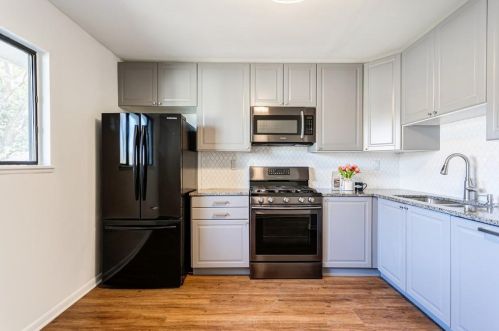 17 Gilbert Trl, Atlanta GA 30308-2331 exterior