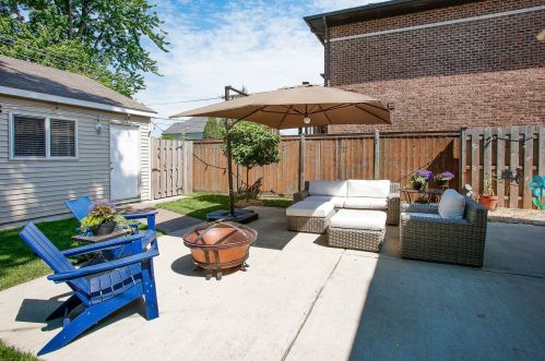 860 Linden Ave, Elmhurst IL 60126-5312 exterior