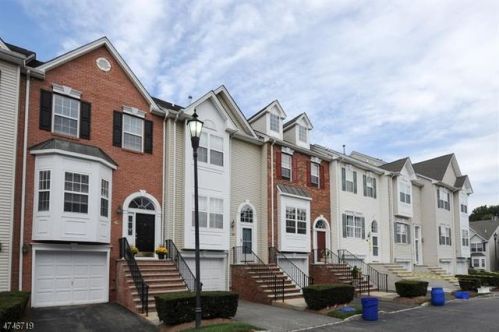 230 Terrace Lake Dr, Kinnelon, NJ 07405-3254