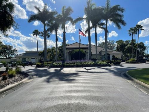 3915 Jasmine Lake Cir, Naples FL 34119-7956 exterior