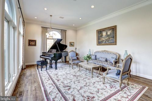 9832 Avenel Farm Dr, Rockville MD 20854-5410 exterior