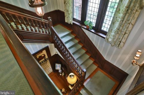 455 Chestnut Hill Ave, Philadelphia PA 19118-2712 exterior