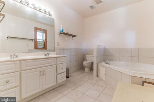 2409 Rand Pl, Washington DC 20002-1911 exterior