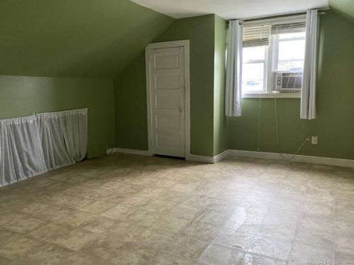 1 Franklin St, Manchester CT 06040-4346 exterior