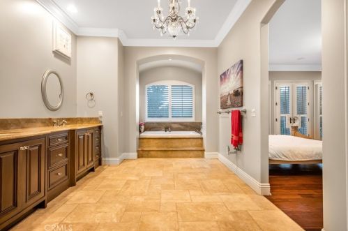 1241 Valencia Mesa Dr, Fullerton CA 92833-2220 exterior