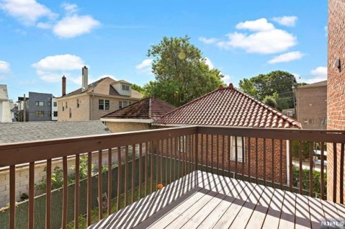 435 Nelson Ave, Cliffside Park NJ 07010-1818 exterior