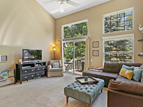 217 Mistwood Ln, Bull Valley IL 60014-4589 exterior