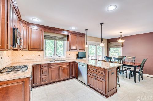 102 King St, Edison NJ 08820-1023 exterior