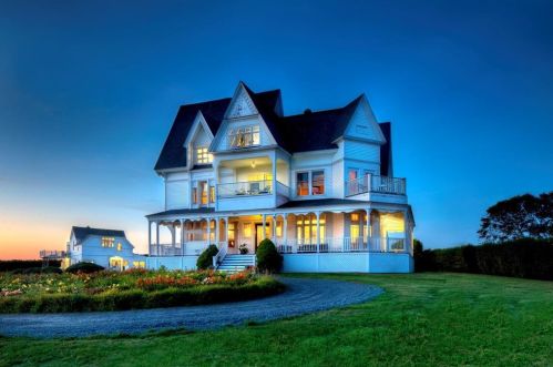 333 Tuckerman Ave, Middletown RI 02842-6049 exterior