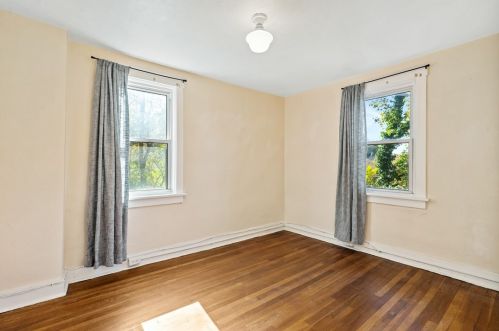 1986 Chalfant St, Pittsburgh PA 15221-1202 exterior