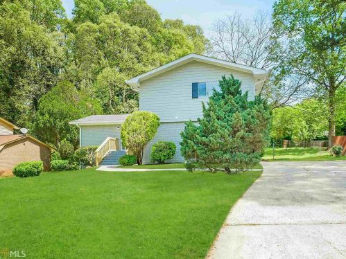 4557 Greenleaf Cir, Atlanta GA  30331-7119 exterior