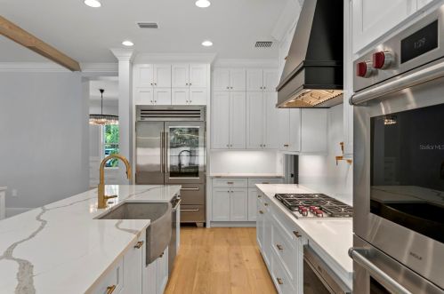 3302 Lawn Ave, Tampa FL  33611-1931 exterior