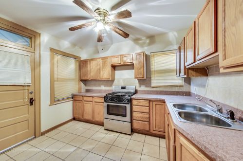 1719 Melvina Ave, Chicago IL 60646-1123 exterior