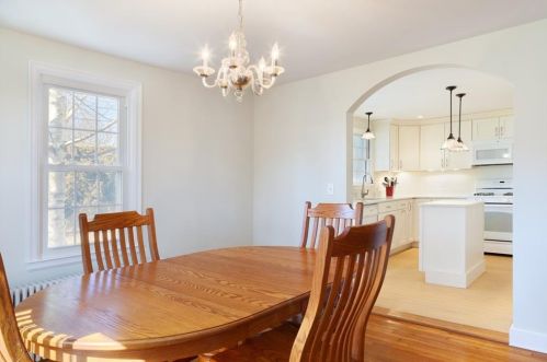 65 Phelps Rd, Middletown RI 02842-5448 exterior