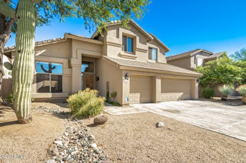 4564 Chisum Trl, Phoenix AZ  85050-8525 exterior