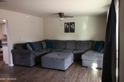 7365 Eastview Dr, Tucson AZ 85710-5519 exterior