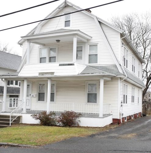 74 Hilton St, Chicopee MA 01020-3552 exterior