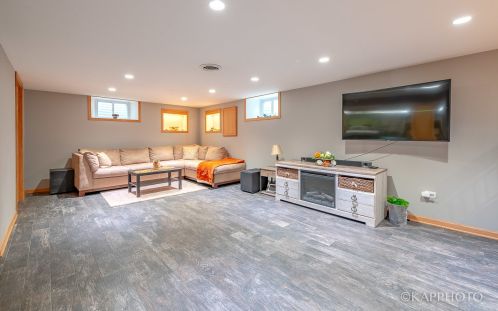 6067 Caldwell Ave, Chicago IL  60646-4835 exterior