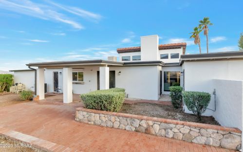 4701 Camino Gacela, Tucson AZ  85718-6813 exterior
