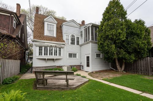 2728 Prospect Ave, Milwaukee WI 53211-3768 exterior