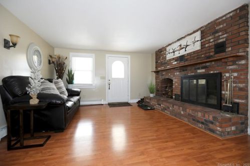 248 Carriage Way, Windsor CT 06095-2009 exterior