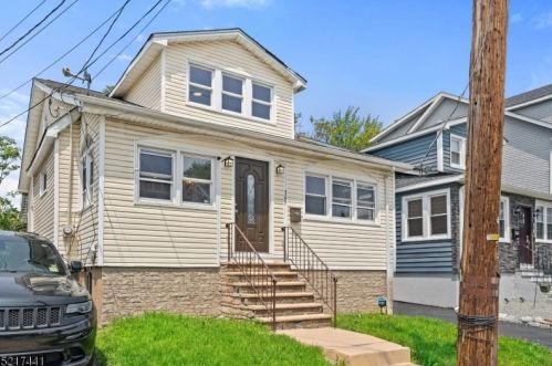 305 Isabella Ave, Irvington NJ  07111-2507 exterior