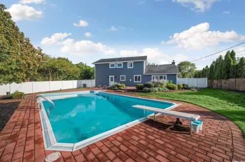 35 Bethal Ln, Commack NY  11725-1003 exterior