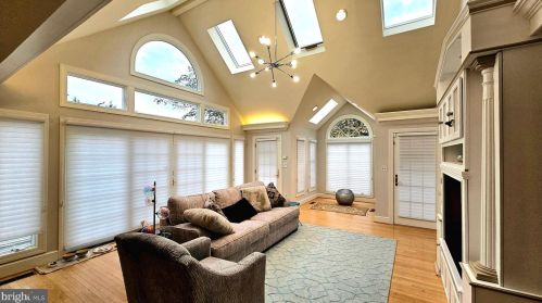 17815 Fraley Farm Rd, Rockville MD 20855-1664 exterior