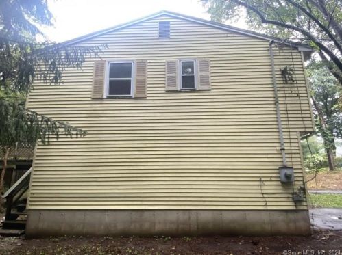 161 Chapel St, Torrington, CT 06790-2913