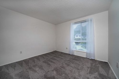 604 Meade Dr, Moon Twp PA 15108-9668 exterior