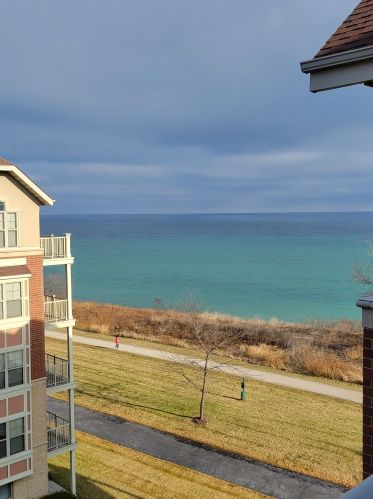 4130 Lake Dr, Milwaukee WI 53211-1719 exterior