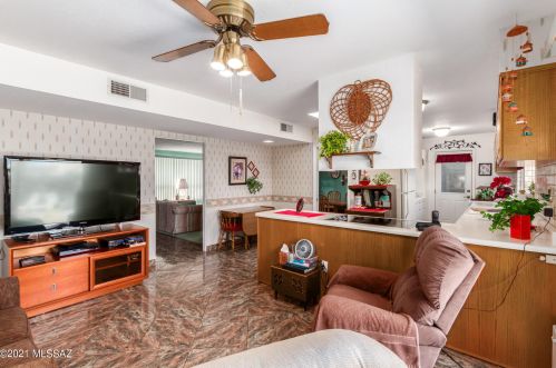 8311 Cooper Pl, Tucson, AZ 85710-4204