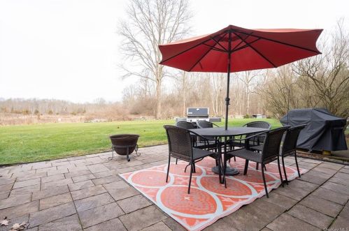 375 Salt Point Tpke, Poughkeepsie NY 12603-1055 exterior