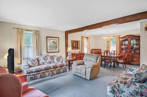 22 Amundsen St, Norwalk CT 06855-2237 exterior