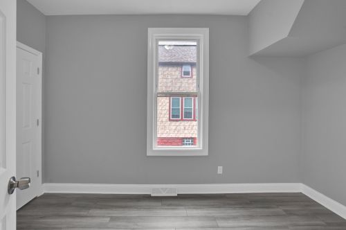 9329 Luella Ave, Chicago IL 60617-3930 exterior