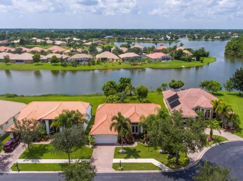 269 Egret Lndg, Fort Pierce FL 34953-8229 exterior