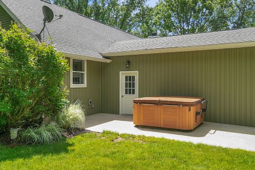 11133 Foreman St, Lowell MI 49331-9647 exterior