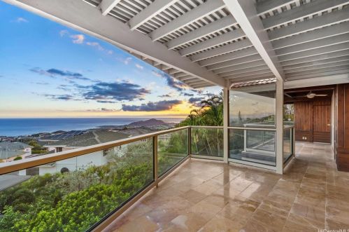 2270 Okoa St, Honolulu HI 96821-2649 exterior