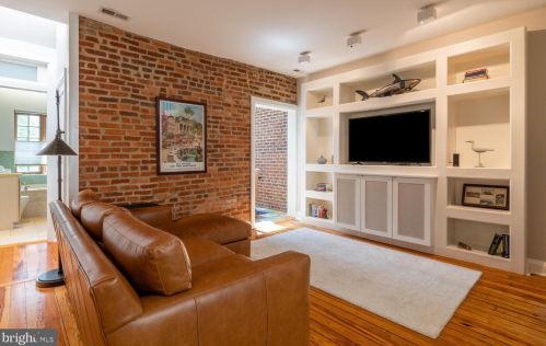 1245 Independence Ave, Washington DC 20003-2302 exterior