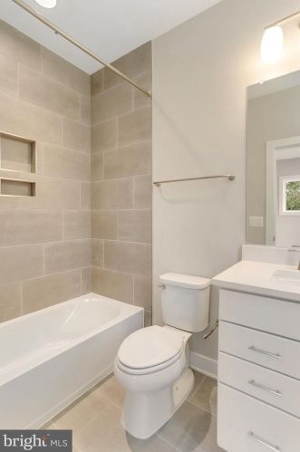 920 Darton Dr, Alexandria VA 22308-2021 exterior