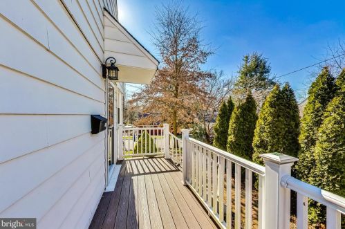 903 Robin Rd, Silver Spring MD  20901-1872 exterior