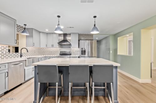 16402 40 Pl, Phoenix AZ 85050-8973 exterior