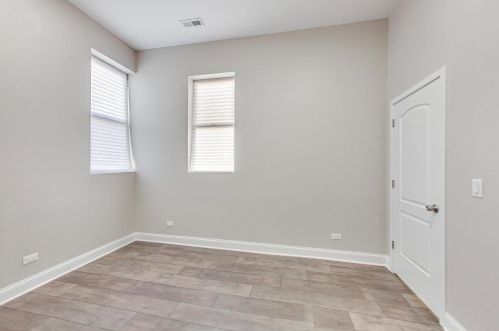 2718 Monroe St, Chicago IL 60624-2661 exterior