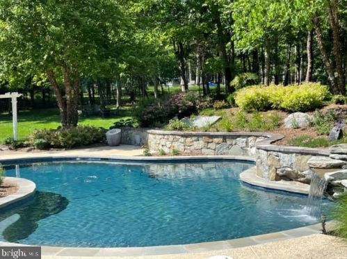 11409 Palatine Dr, Rockville MD  20854-1453 exterior