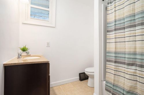 1094 Sanford St, Meskegon MI 49444-1437 exterior