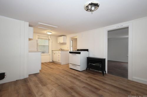 60 Branchville Rd, Ridgefield CT  06877-5013 exterior